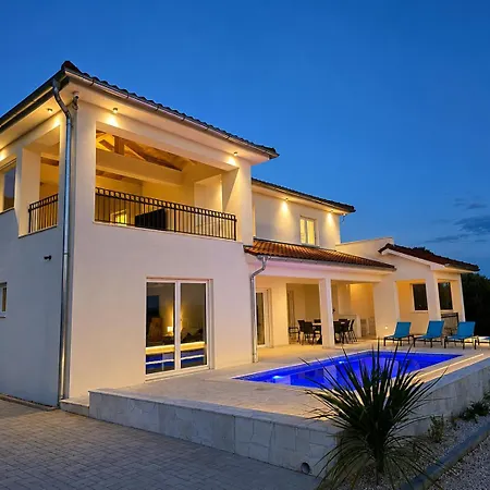 Lumia Villa Banjol